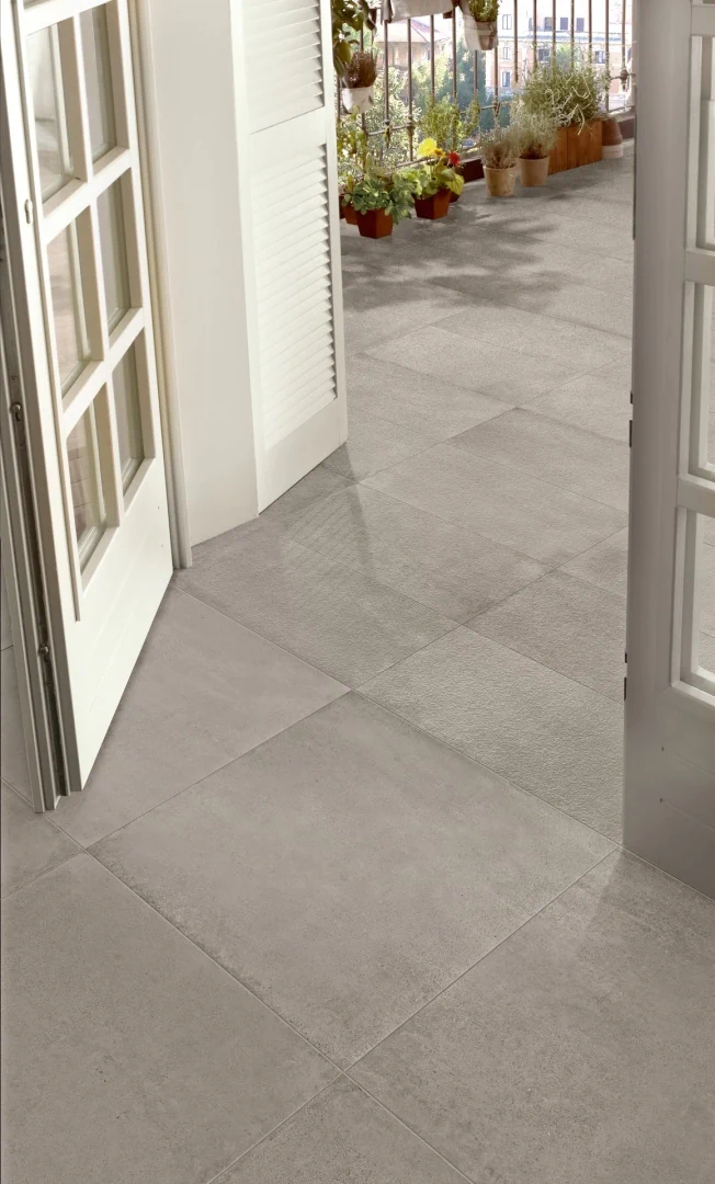 Gres Marazzi APPEAL efekt beton - aranzacja w elewacji domu