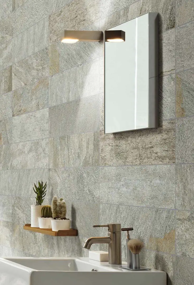 Gres Marazzi MULTIQUARTZ efekt kamień - aranzacja w eleganckiej lazience
