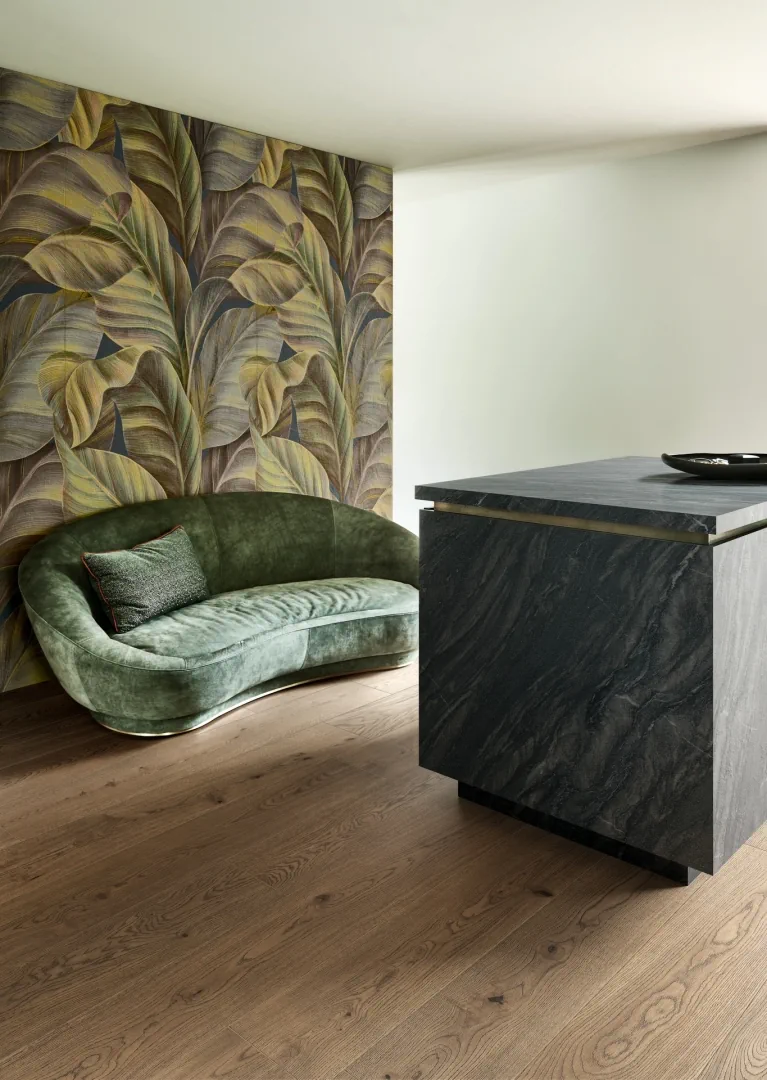 Gres Marazzi GRANDE CONCRETE LOOK efekt beton - aranzacja w przy kominku