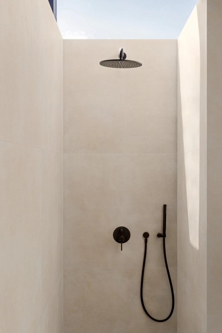Gres Marazzi SLOW efekt terakota - aranzacja w minimalistycznym wnetrzu
