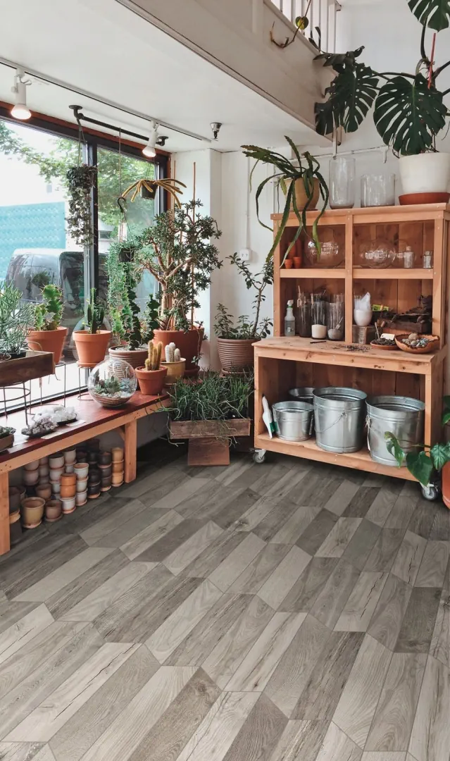 Gres Marazzi TREVERKSOUL efekt drewno - aranzacja w eleganckiej lazience