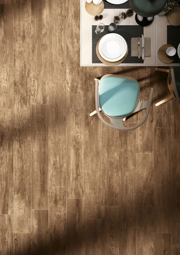 Gres Mirage NAU efekt drewno - aranzacja w eleganckiej lazience
