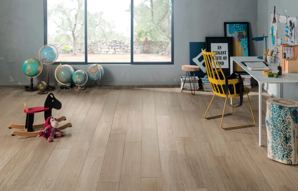 Gres Mirage SIGNATURE efekt drewno - aranzacja w minimalistycznym wnetrzu