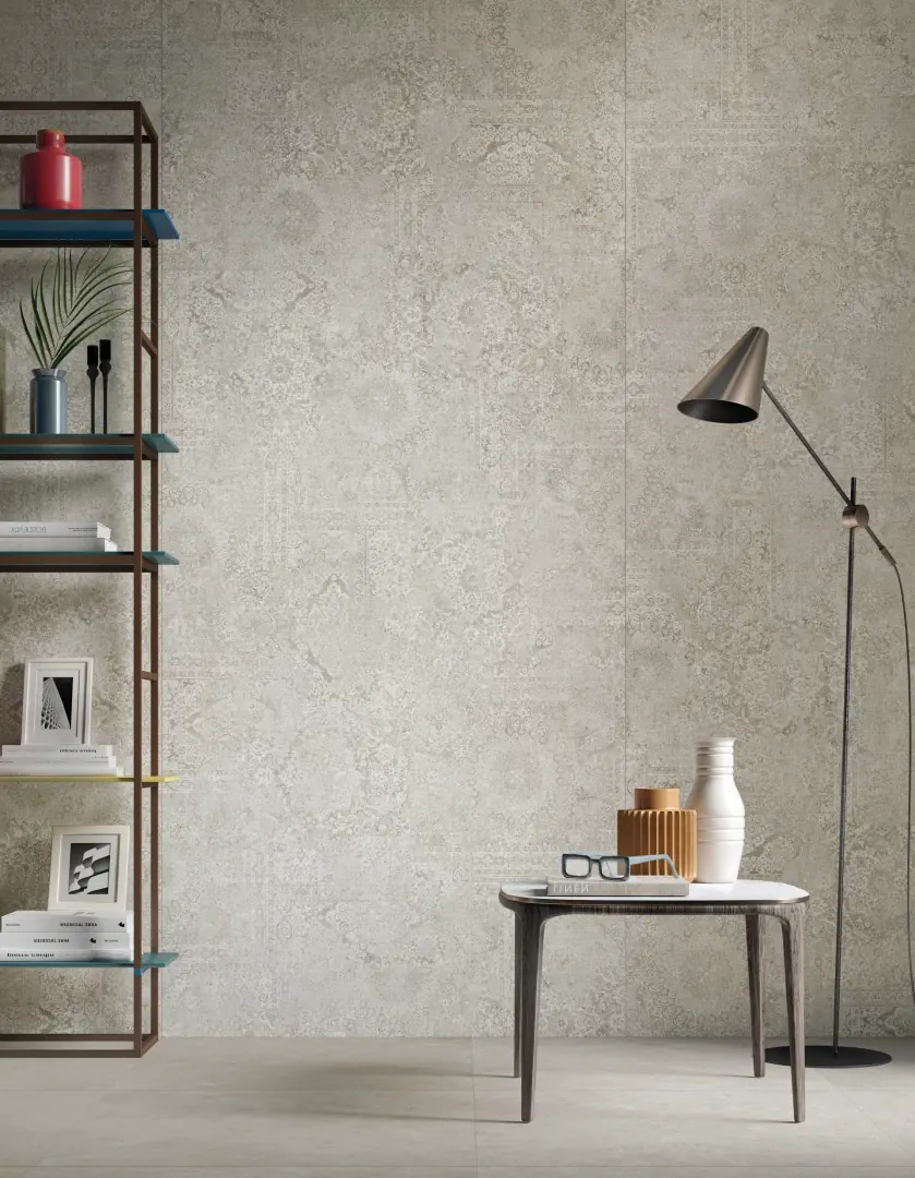 Gres Mirage VICEVERSA efekt terrazzo, kamień - aranzacja w strefie dziennej z duzymi przeszkleniami