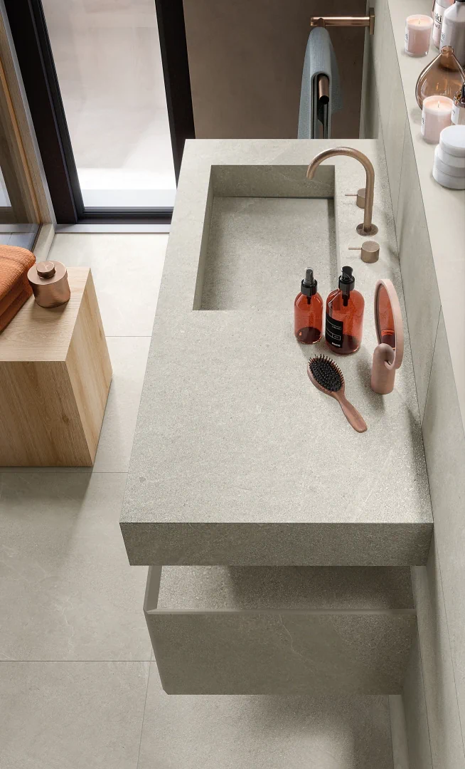 Gres Mirage MOTLEY efekt kamień - aranzacja w eleganckiej lazience