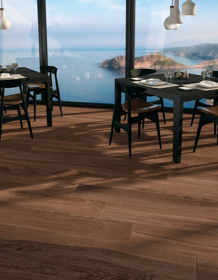 Gres Mirage SIGNATURE efekt drewno - aranzacja w nowoczesnym salonie