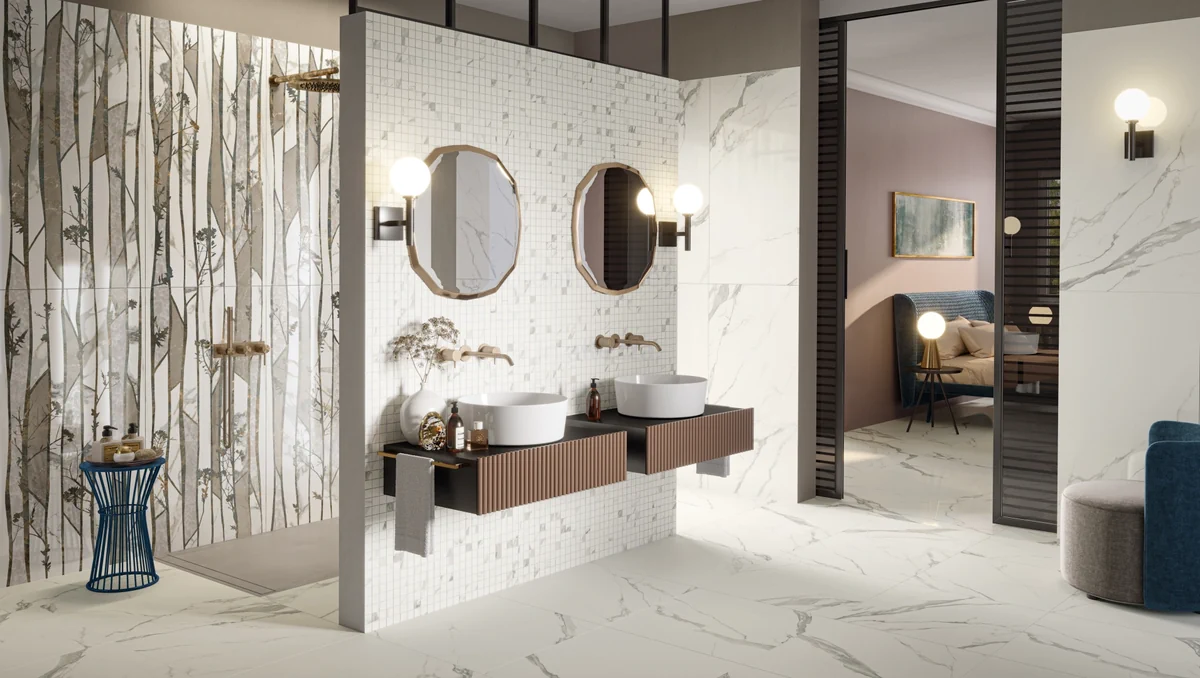 Gres Piemme MAJESTIC PURE SELECTION efekt marmur - aranzacja w korytarzu z naturalnym swiatlem