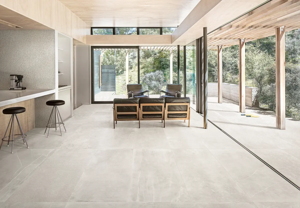 Gres Piemme UNIQUESTONE efekt kamień - aranzacja w minimalistycznym wnetrzu