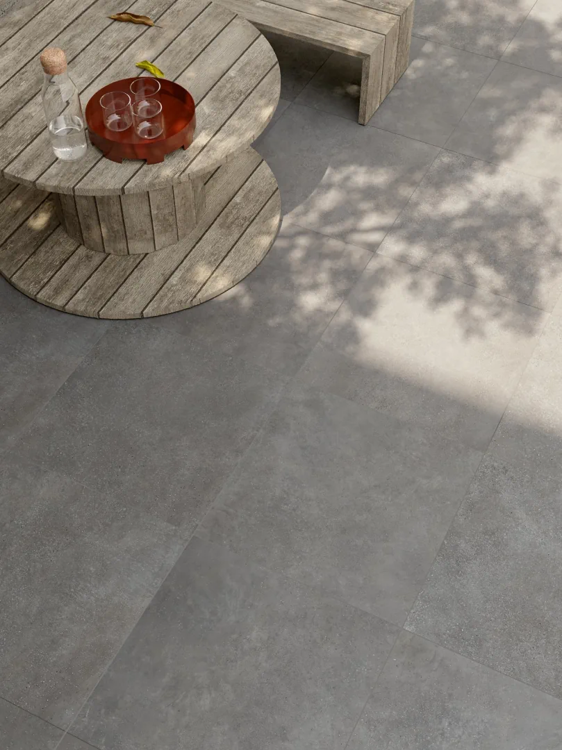 Gres Piemme GLITCH efekt beton - aranzacja w przy kominku