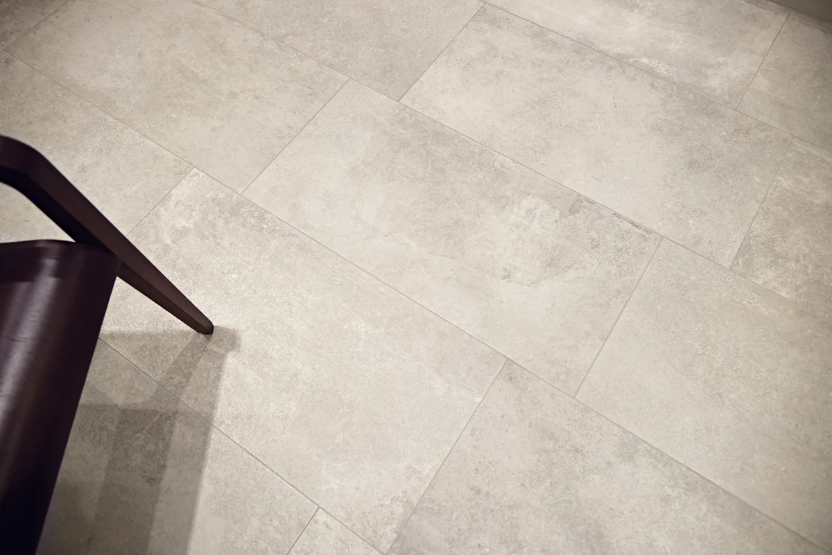 Gres Piemme CASTLESTONE efekt kamień - aranzacja w eleganckiej lazience