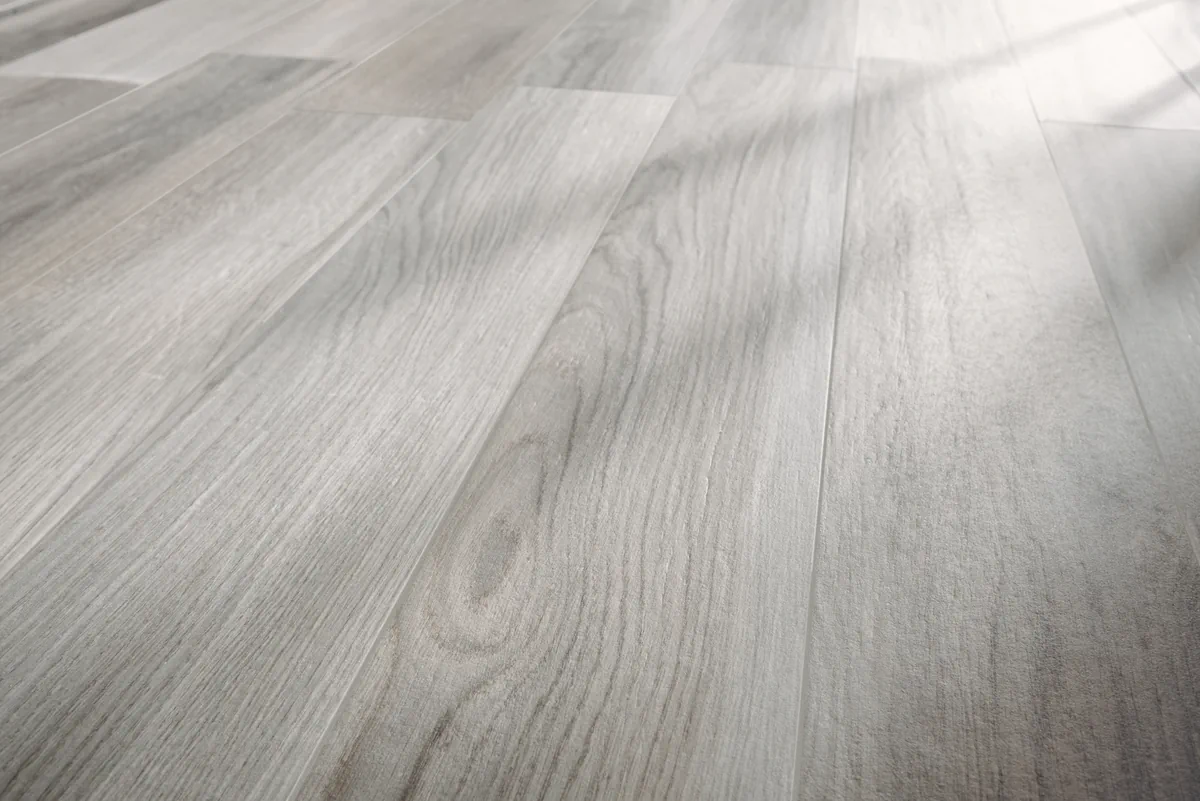 Gres Piemme COTTAGE efekt drewno - aranzacja w elewacji domu