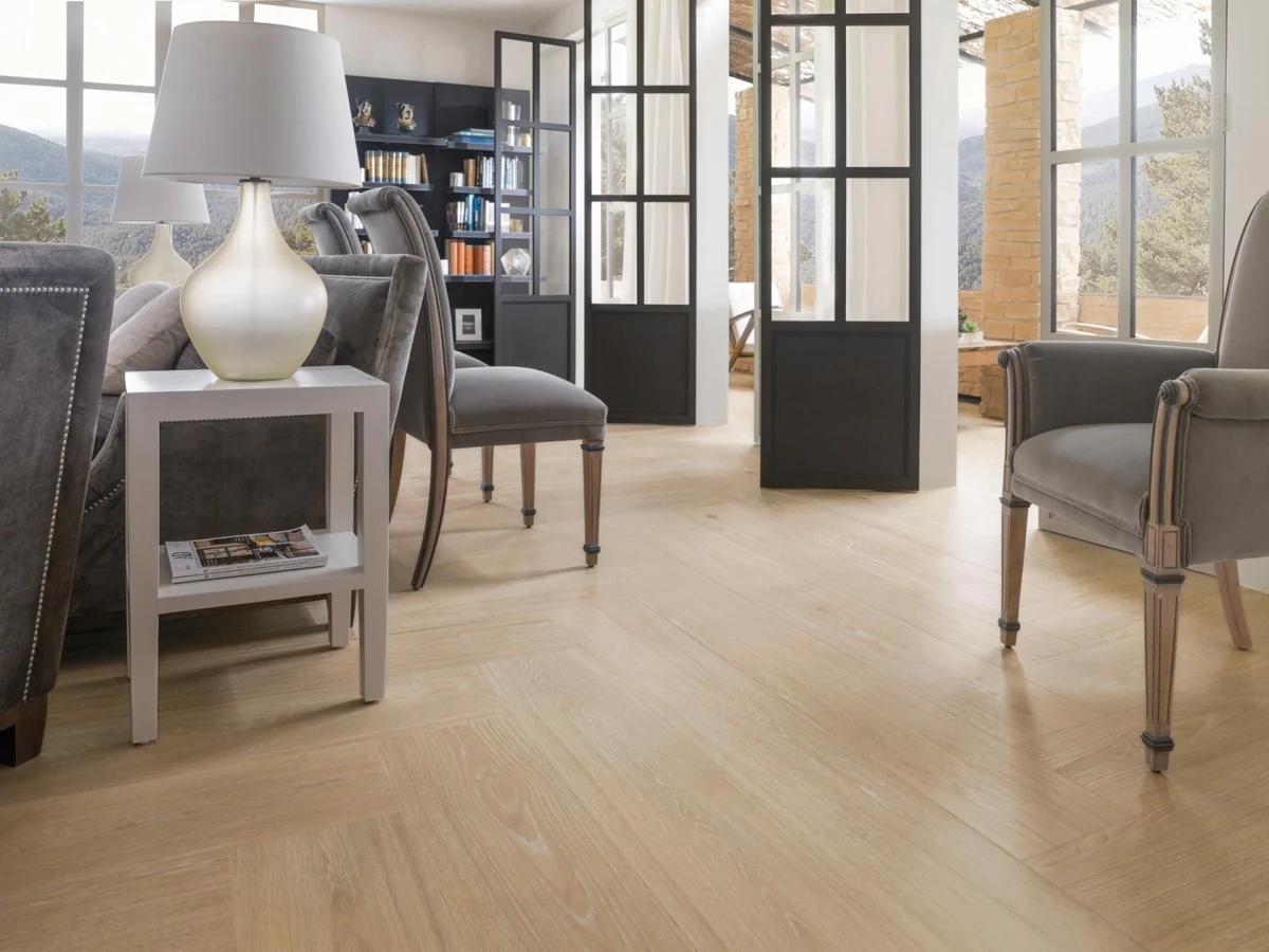 Gres Porcelanosa MINNESOTA efekt drewno - aranzacja w strefie dziennej z duzymi przeszkleniami