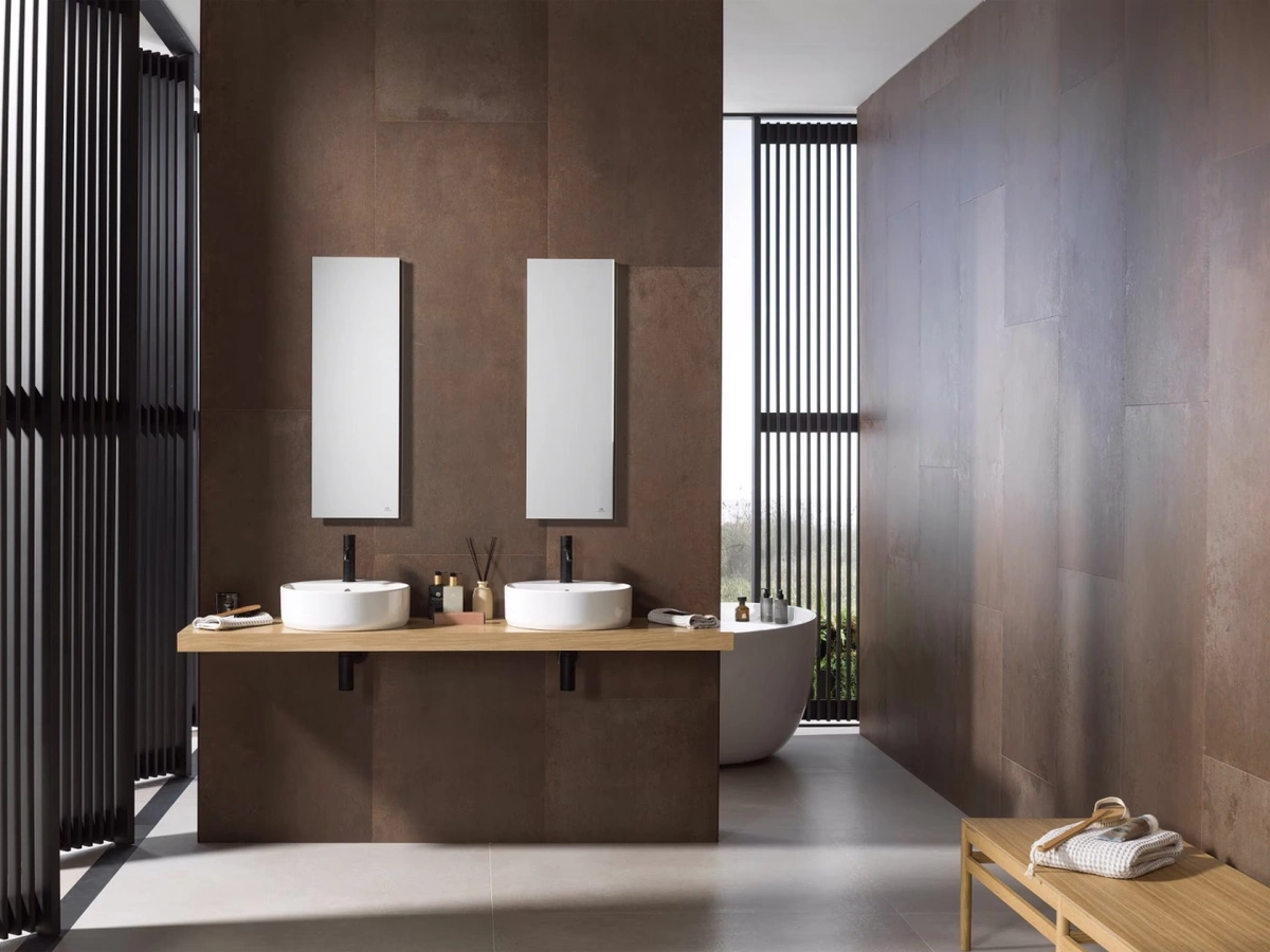 Gres Porcelanosa STEEL efekt metal - aranzacja w przestronnym holu
