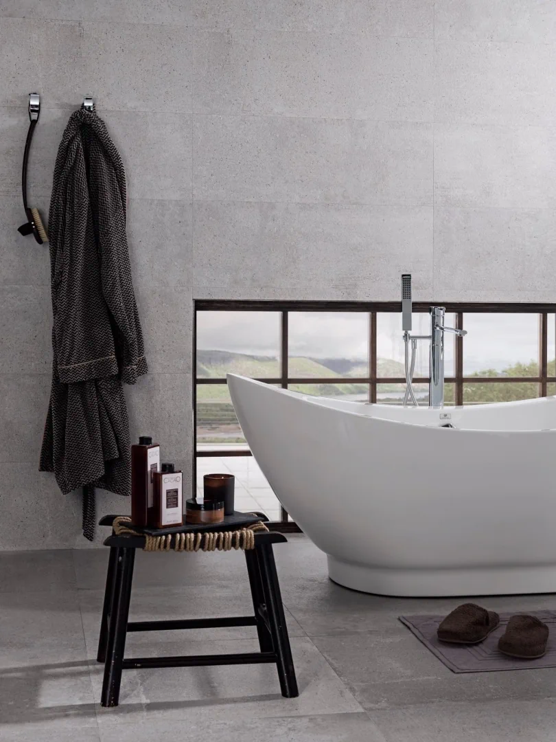 Gres Porcelanosa DOVER efekt beton, kamień - aranzacja w elewacji domu