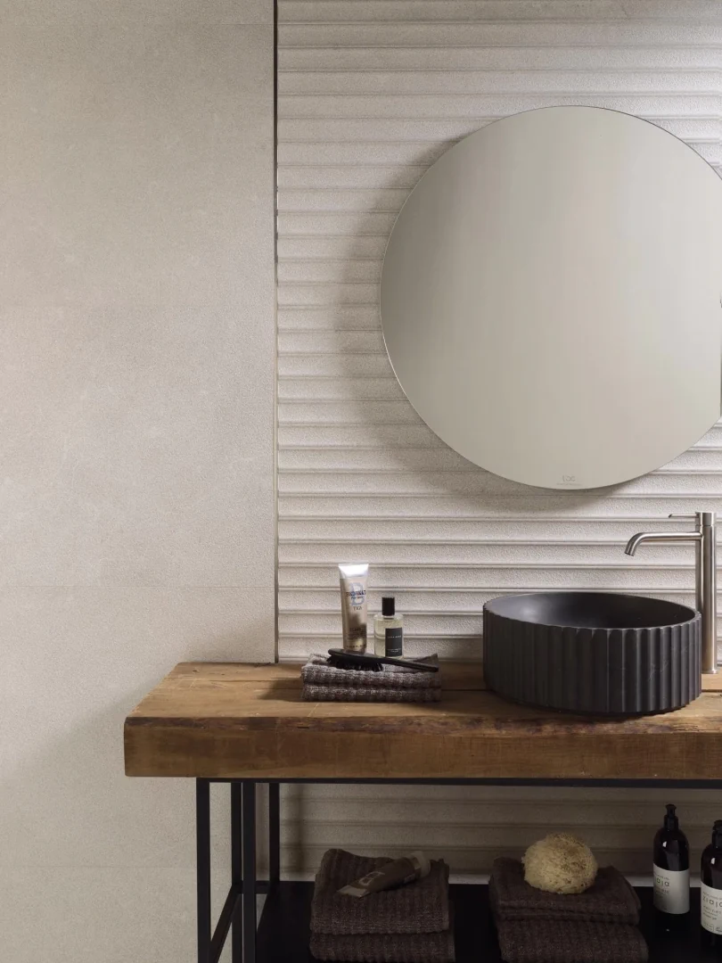 Gres Porcelanosa SAVANNAH efekt kamień - aranzacja w przestronnym holu