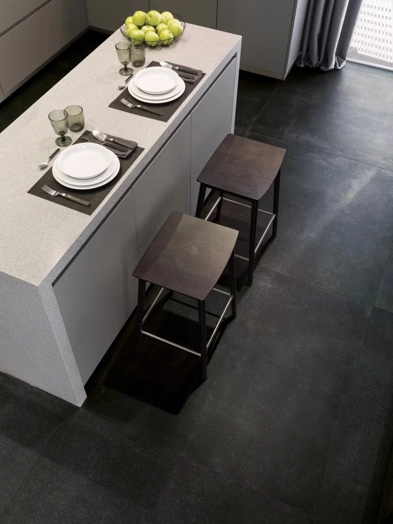 Gres Porcelanosa BOTTEGA efekt beton - aranzacja w eleganckiej lazience