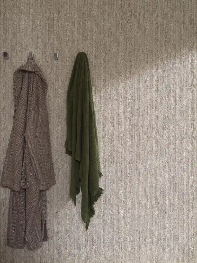 Gres Porcelanosa TRECCIA efekt kolor - aranzacja w strefie dziennej z duzymi przeszkleniami