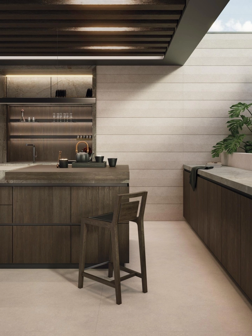Gres Porcelanosa TERRA efekt beton - aranzacja w korytarzu z naturalnym swiatlem