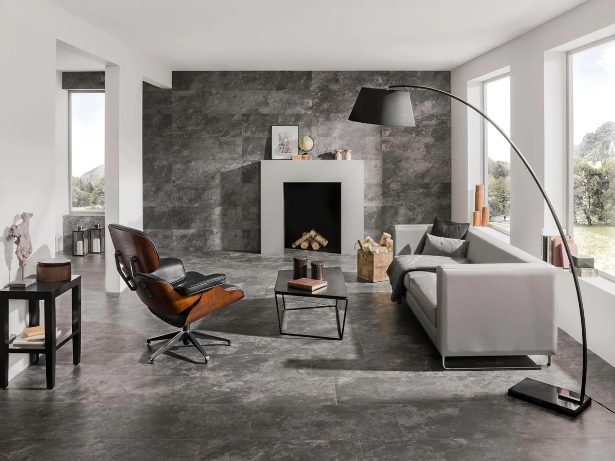 Gres Porcelanosa IMAGE efekt kamień - aranzacja w strefie dziennej z duzymi przeszkleniami