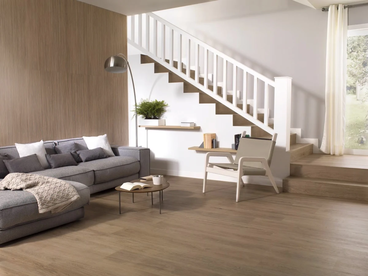 Gres Porcelanosa TANZANIA efekt drewno - aranzacja w minimalistycznym wnetrzu