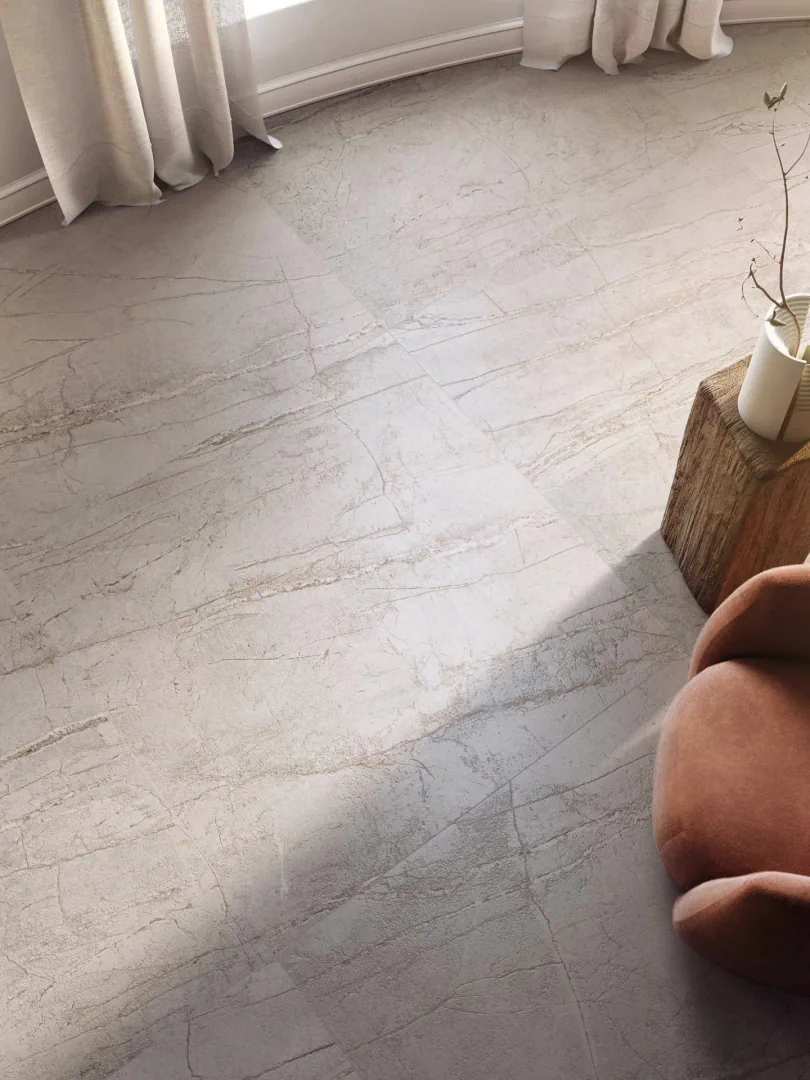 Gres Porcelanosa COLORADO efekt kamień - aranzacja w przy kominku