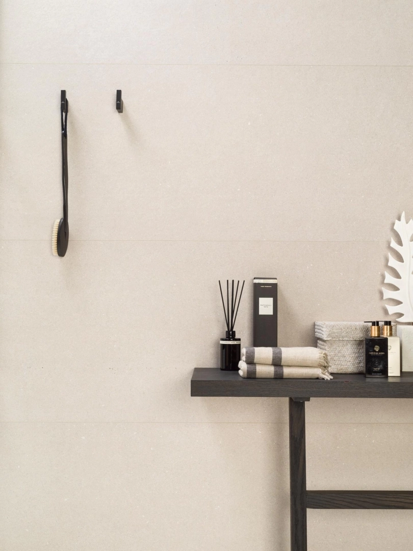 Gres Porcelanosa TERRA efekt beton - aranzacja w eleganckiej lazience