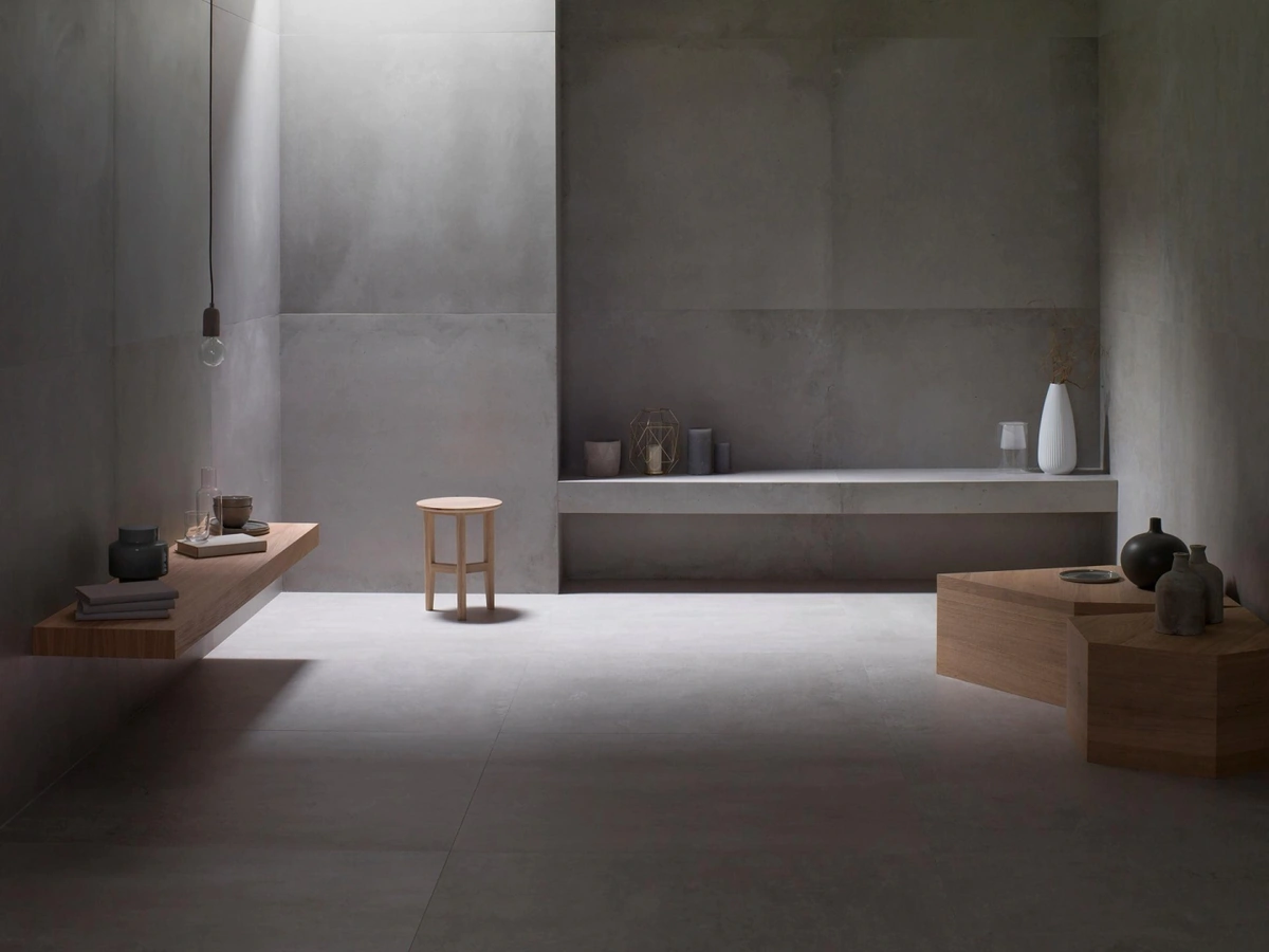 Gres Porcelanosa RODANO efekt beton, kamień - aranzacja w przy kominku