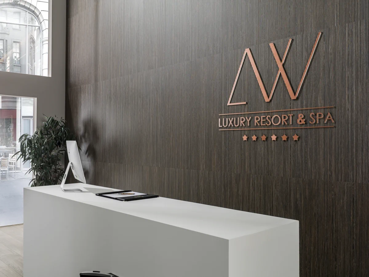 Gres Porcelanosa MINNESOTA efekt drewno - aranzacja w przestronnym holu