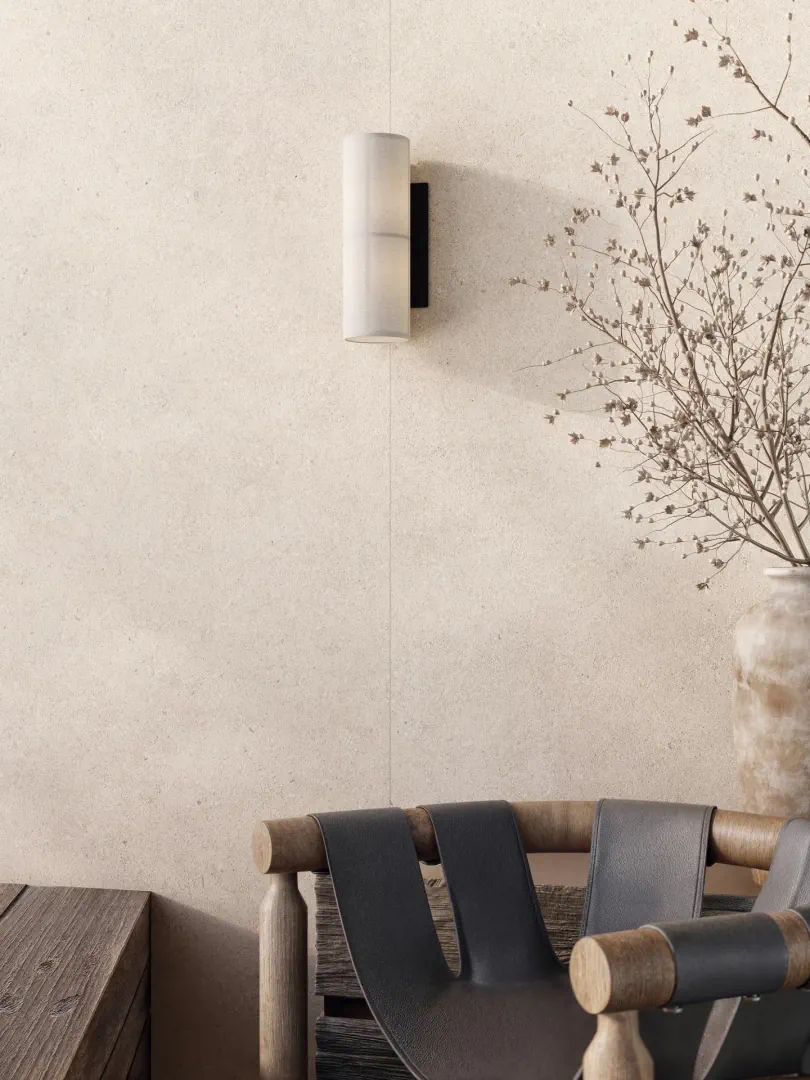 Gres Porcelanosa CANCUN efekt beton - aranzacja w przestronnym holu
