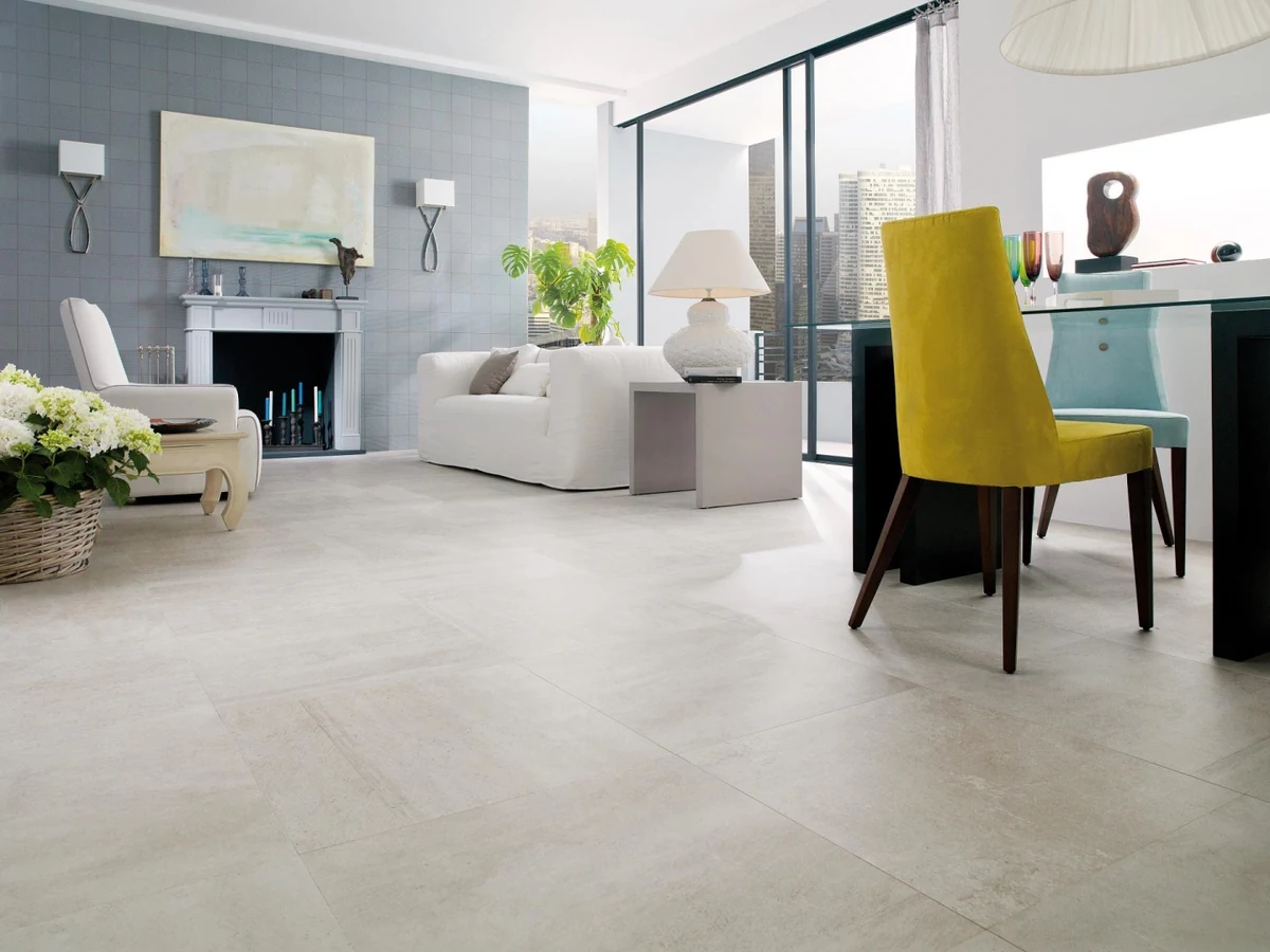 Gres Porcelanosa RODANO efekt beton, kamień - aranzacja w przestronnym holu