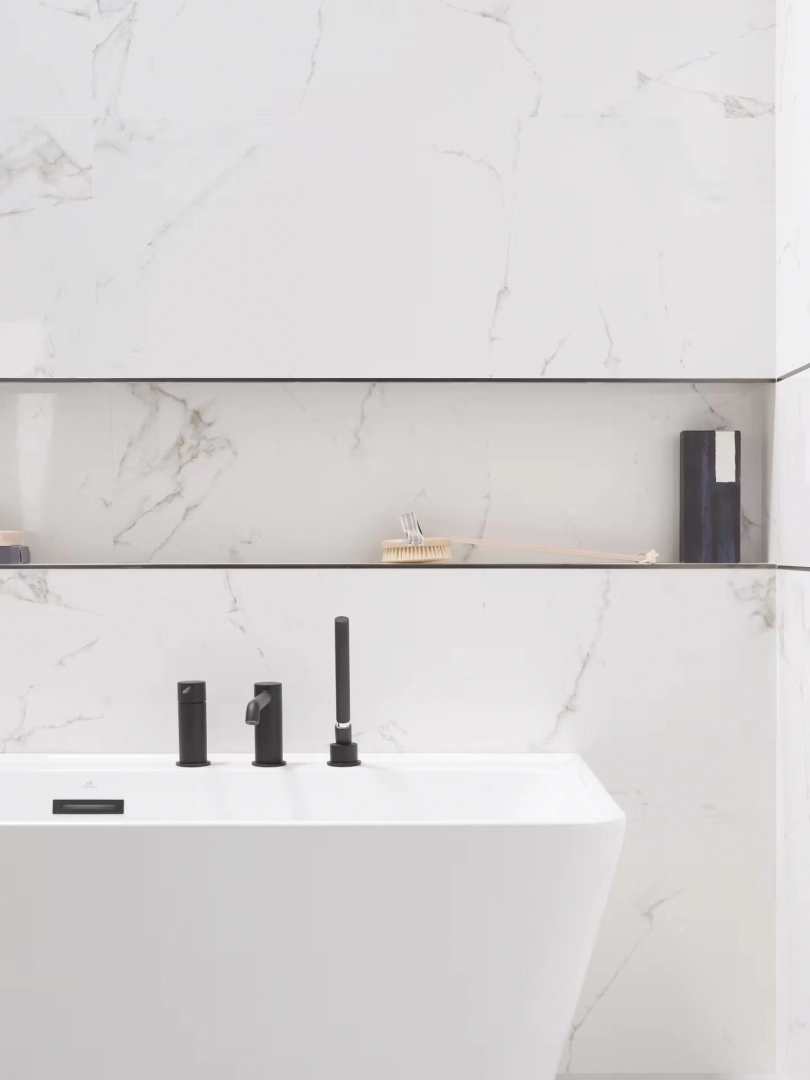 Gres Porcelanosa CARRARA efekt marmur - aranzacja w eleganckiej lazience