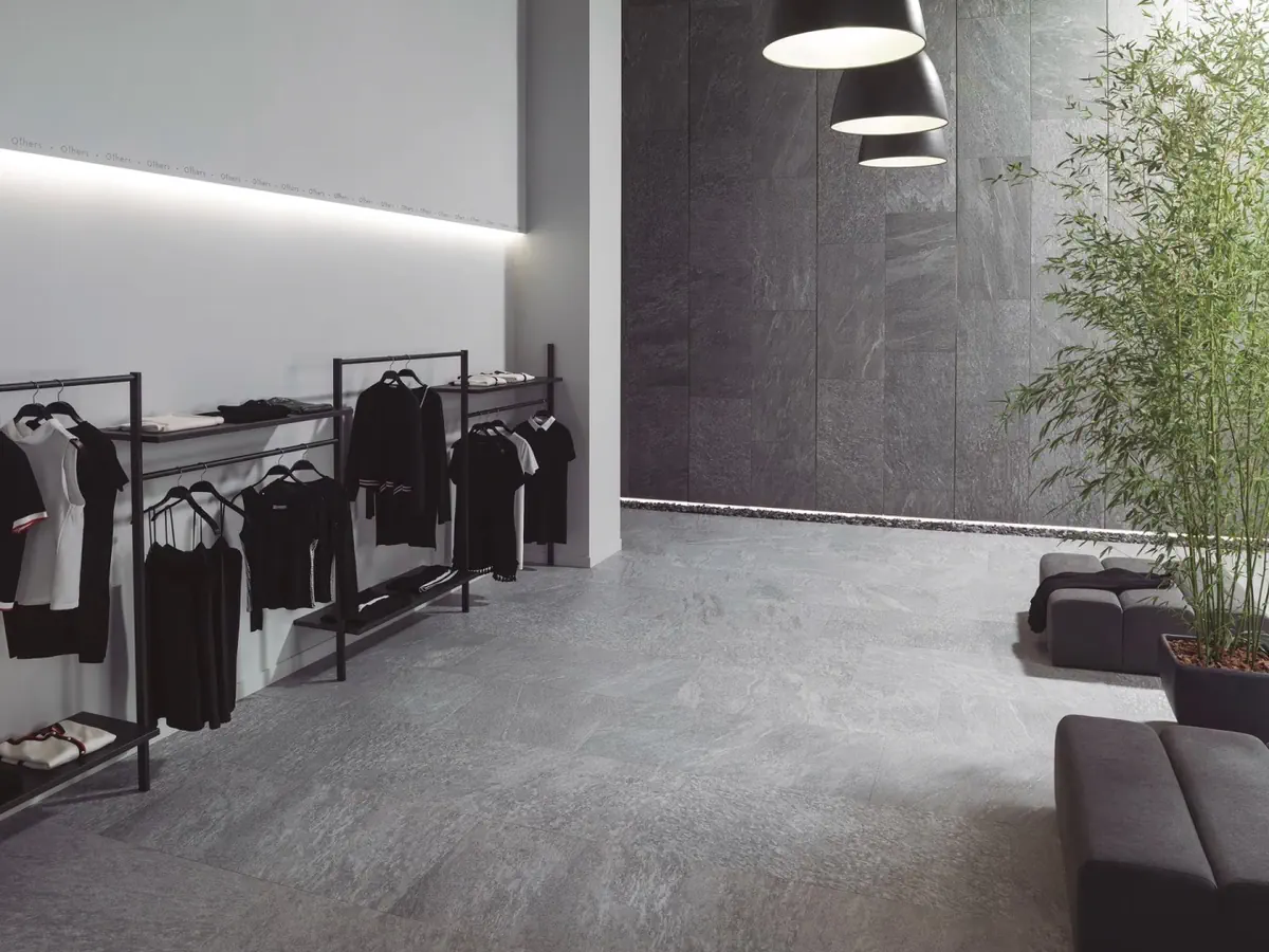 Gres Porcelanosa RIVER efekt kamień - aranzacja w minimalistycznym wnetrzu
