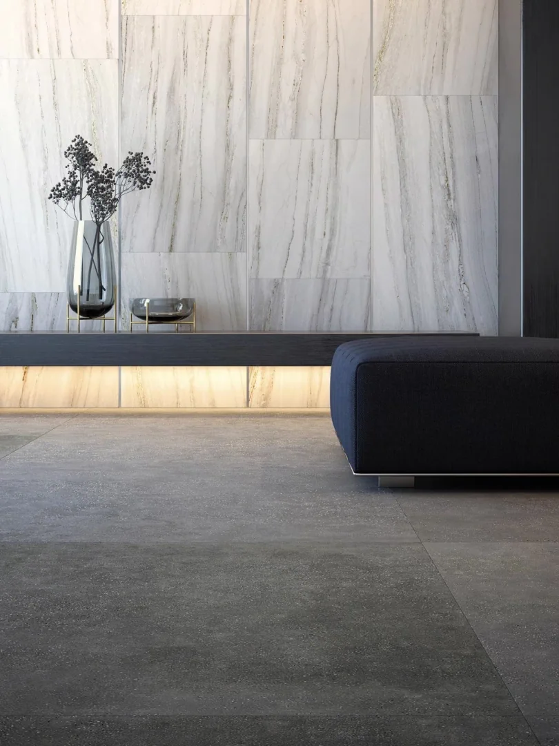 Gres Porcelanosa BOTTEGA efekt beton - aranzacja w przy kominku