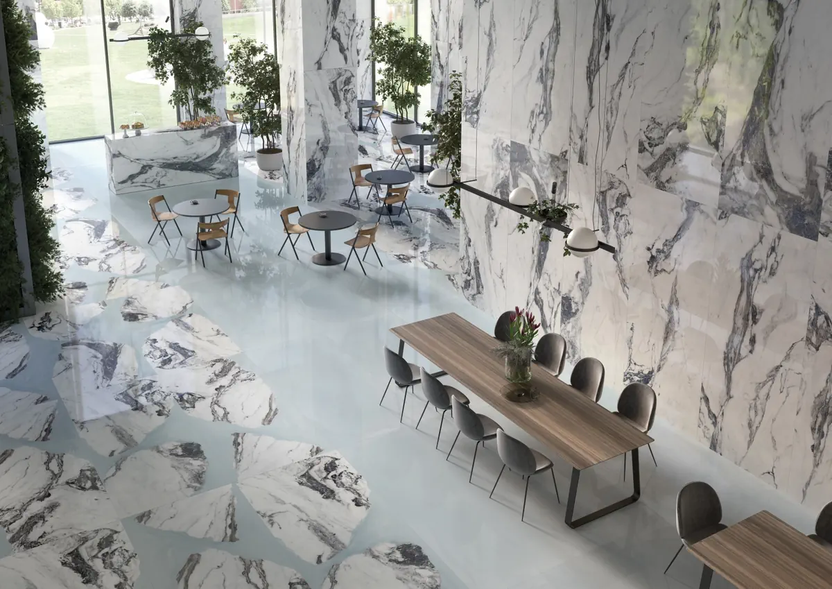 Gres Provenza UNIQUE MARBLE efekt beton, marmur - aranzacja w przestronnym holu