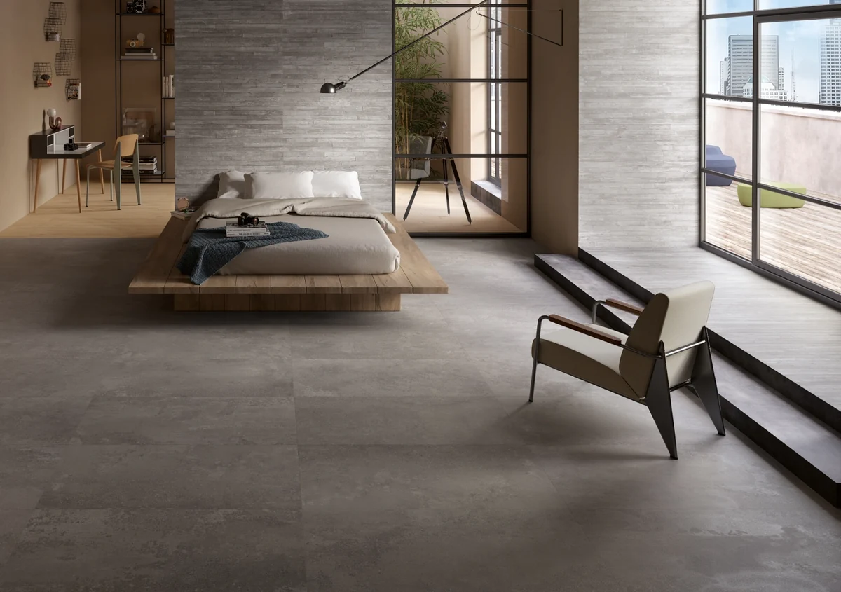 Gres Provenza RE-PLAY CONCRETE efekt beton - aranzacja w przestronnym holu