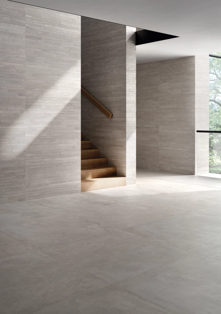 Gres Provenza RE-PLAY CONCRETE efekt beton - aranzacja w przestronnym holu