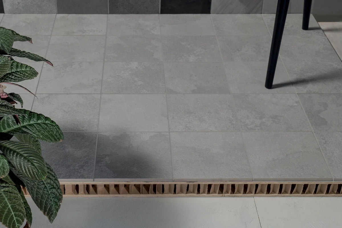 Gres Quintessenza SUPERFICI20 efekt kamień - aranzacja w minimalistycznym wnetrzu