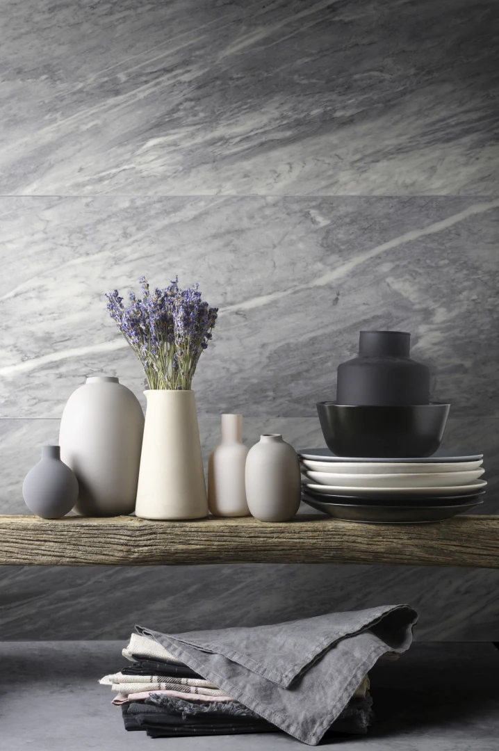 Gres Ragno MIXED efekt beton - aranzacja w minimalistycznym wnetrzu