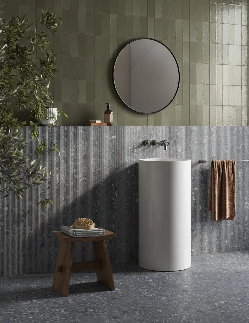 Gres Ragno REALSTONE_CEPPO efekt terrazzo - aranzacja w nowoczesnym salonie