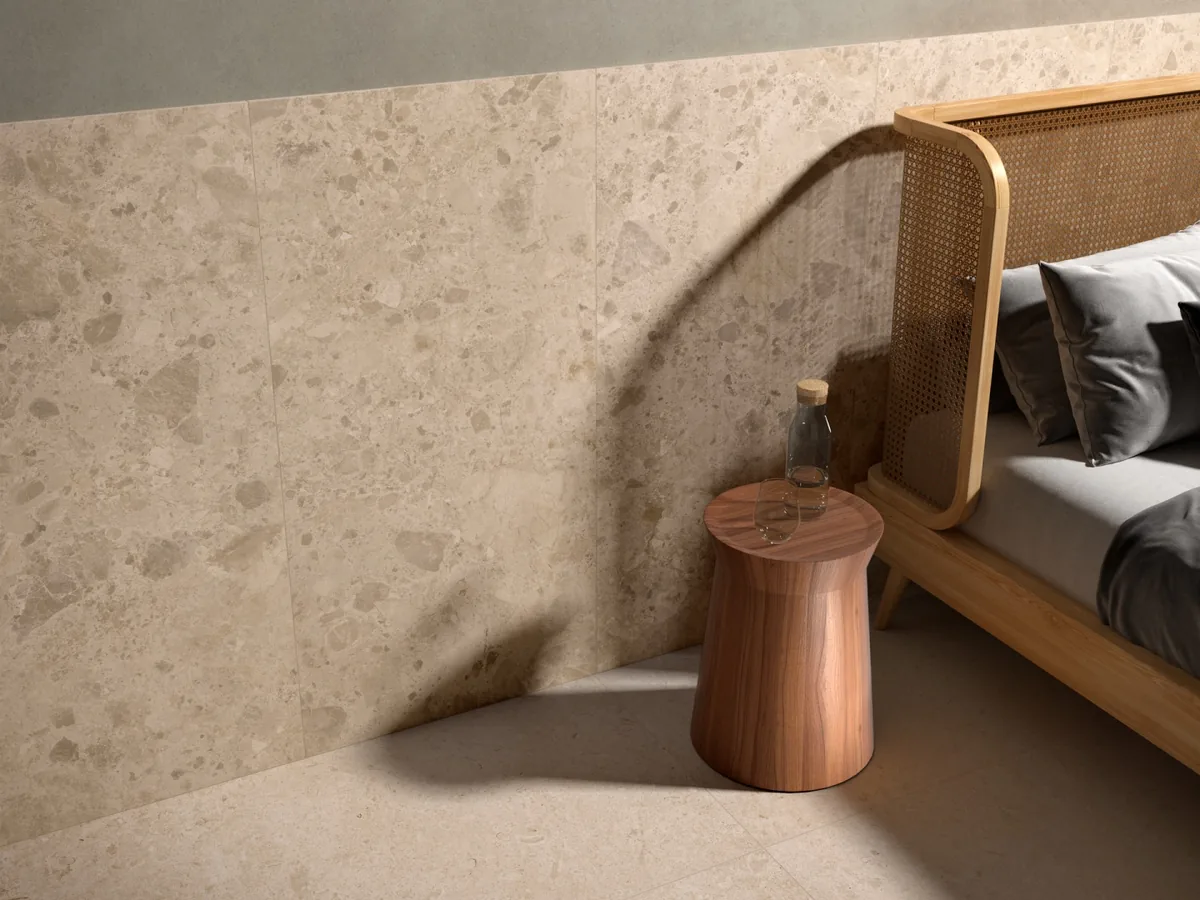 Gres Ragno ETERNA efekt terrazzo, kamień, beton, marmur - aranzacja w przy kominku