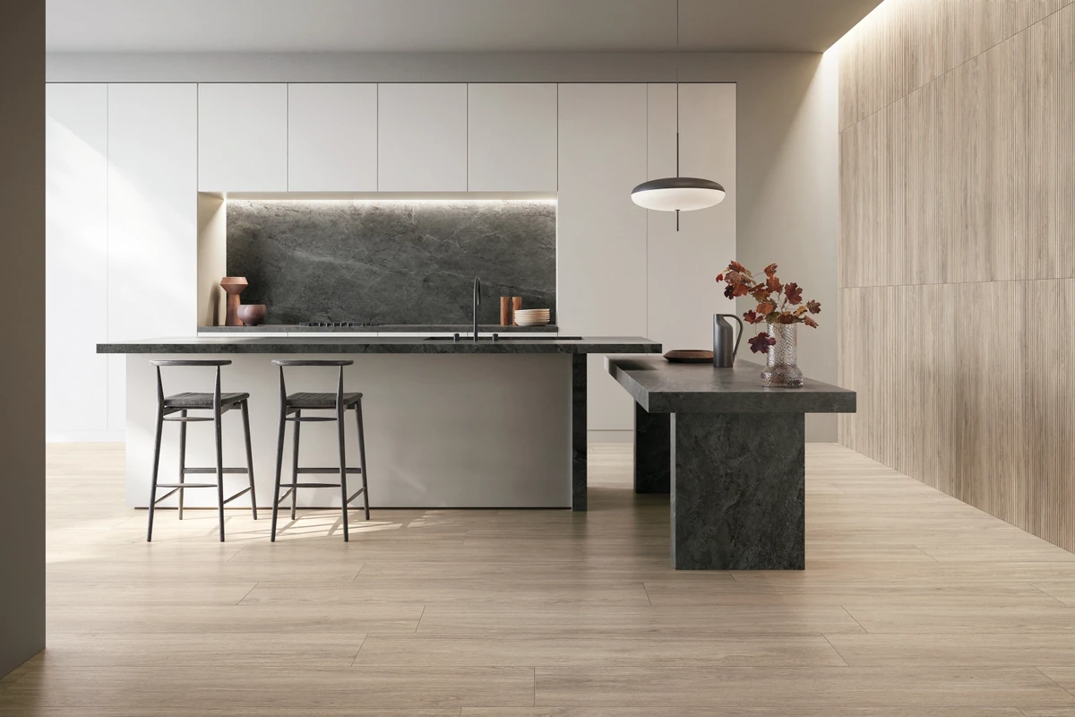 Gres Refin EIK efekt drewno - aranzacja w eleganckiej lazience