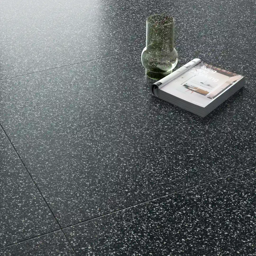Gres Refin FLAKE efekt terrazzo - aranzacja w elewacji domu