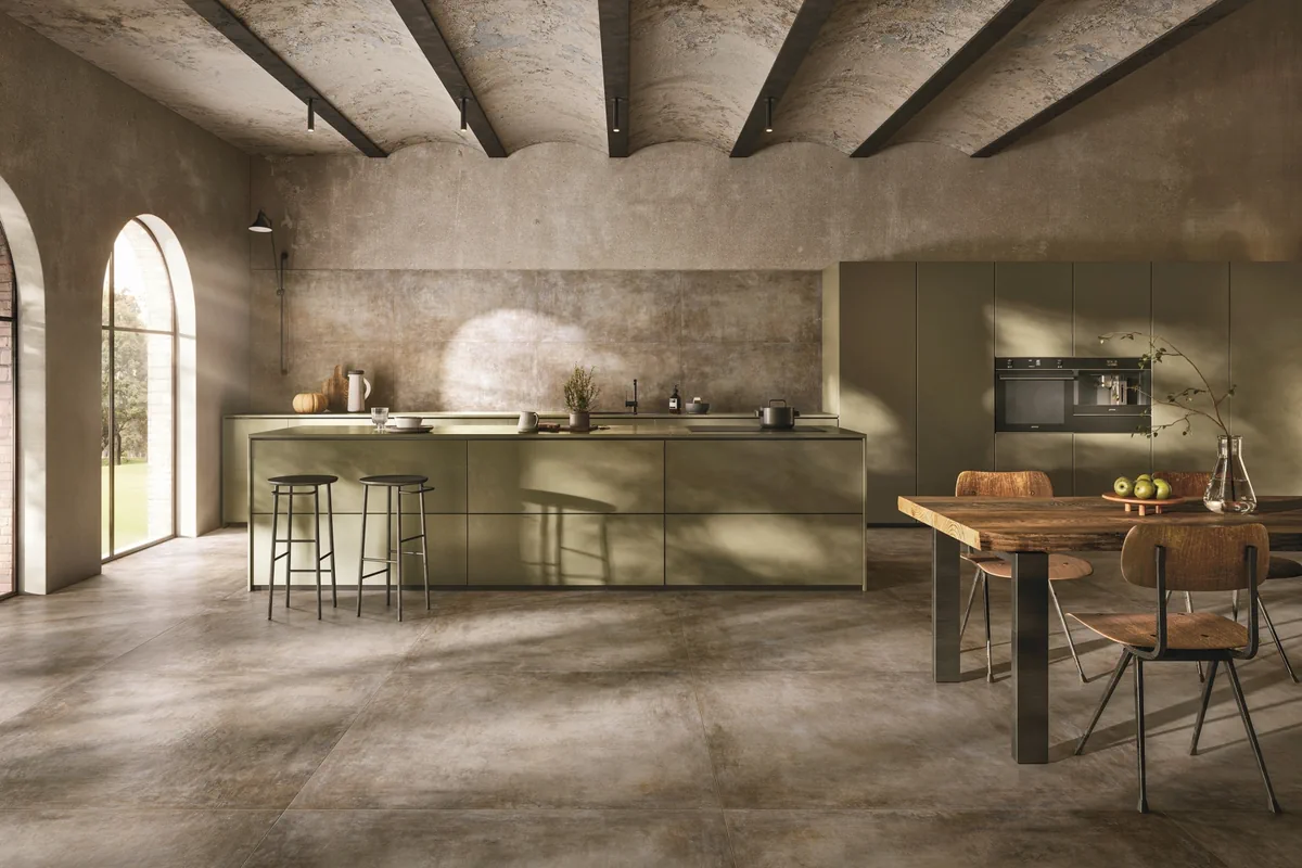 Gres Refin AFFRESCATI efekt metal, beton - aranzacja w eleganckiej lazience