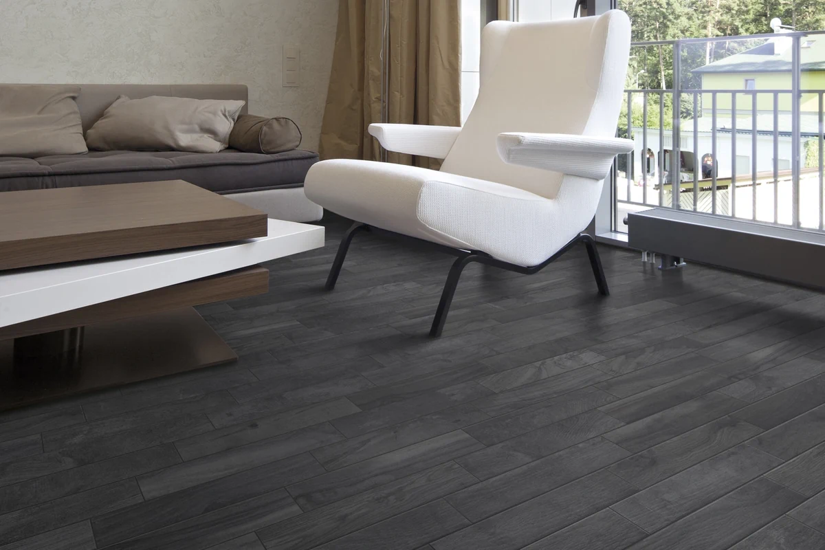 Gres Rondine LIVING efekt drewno - aranzacja w minimalistycznym wnetrzu