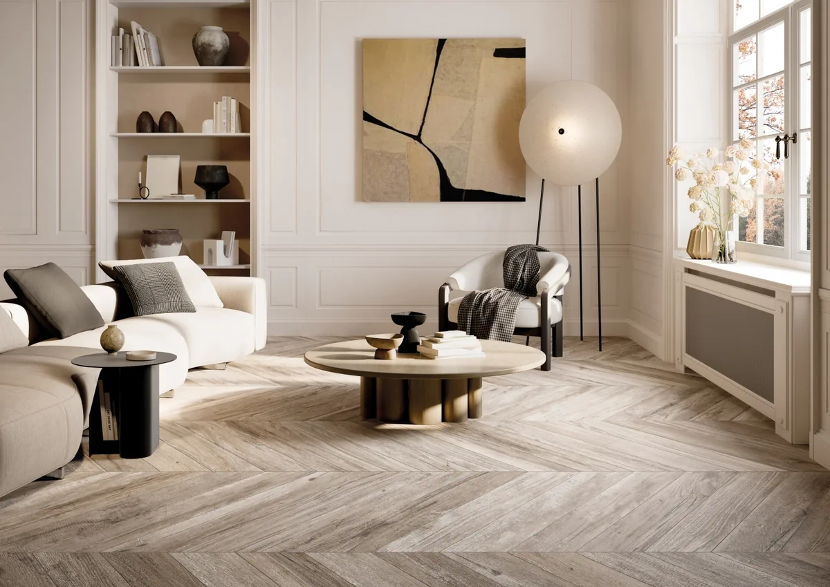 Gres Rondine CHEVRON XL efekt drewno - aranzacja w korytarzu z naturalnym swiatlem