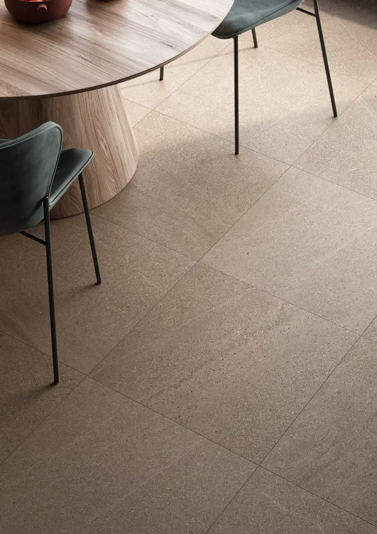 Gres Rondine BALTIC efekt beton - aranzacja w elewacji domu