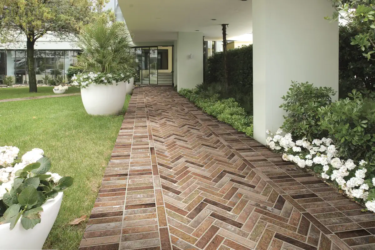 Gres Rondine BRISTOL efekt terakota - aranzacja w eleganckiej lazience