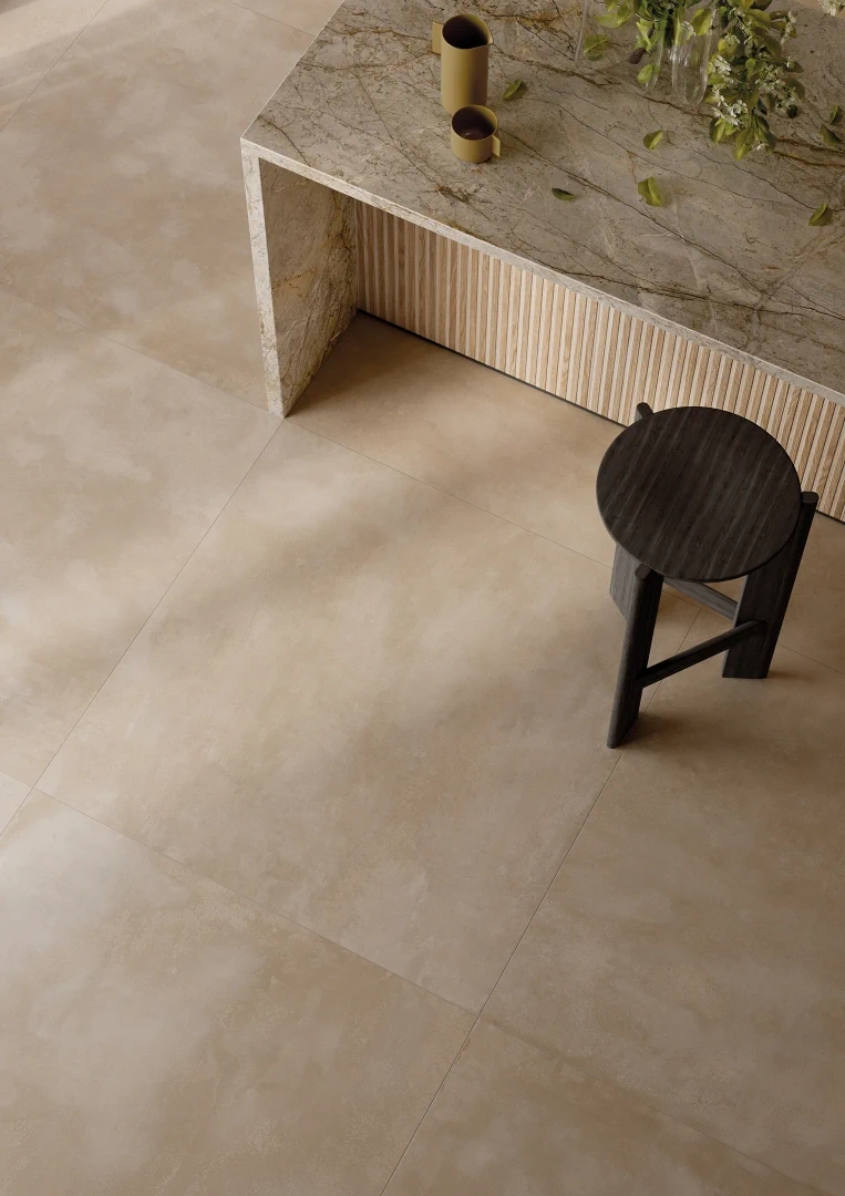 Gres Rondine CRUDA efekt beton - aranzacja w minimalistycznym wnetrzu