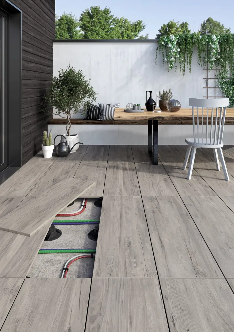 Gres Rondine HARD & SOFT efekt drewno - aranzacja w przy kominku