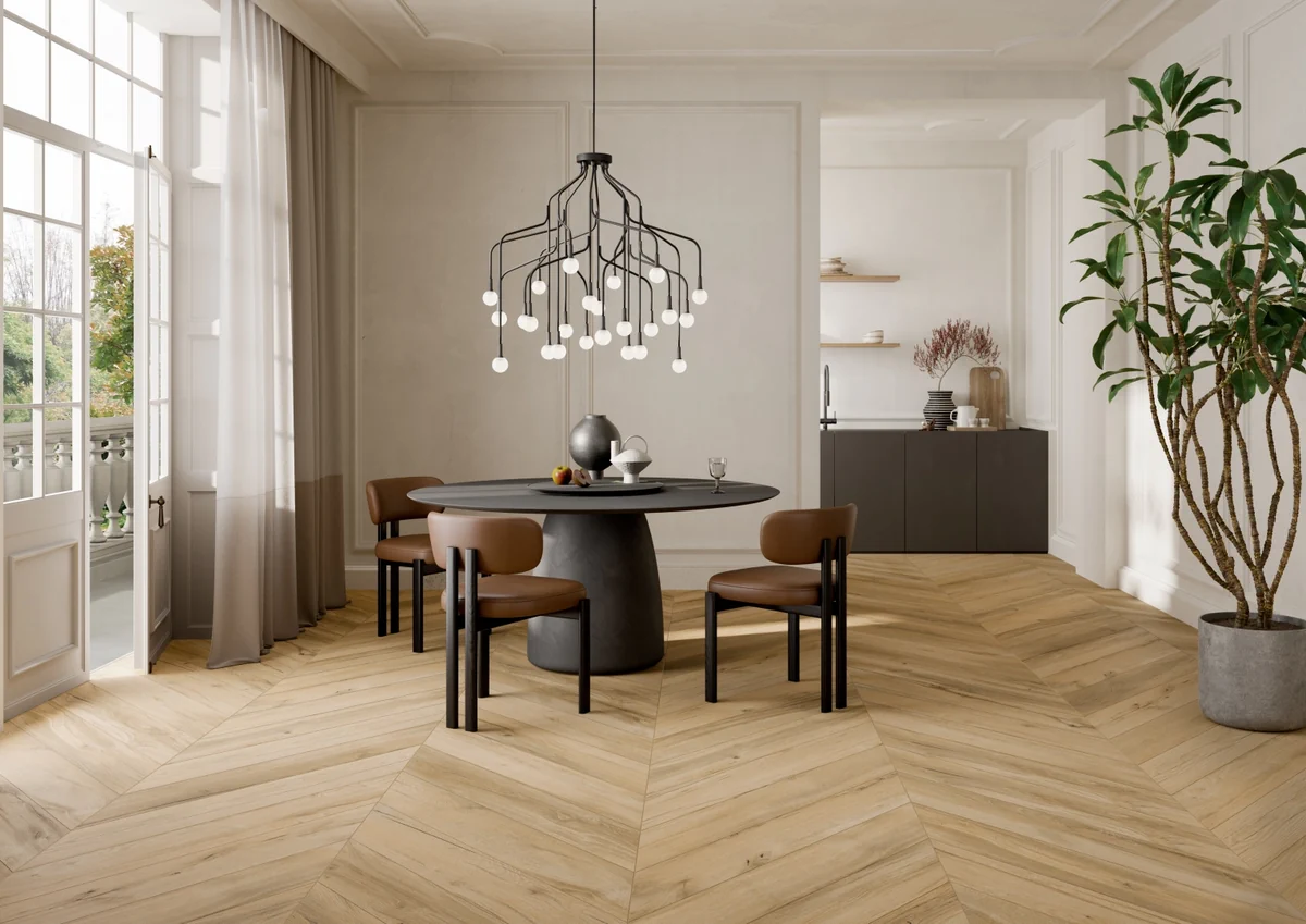 Gres Rondine CHEVRON XL efekt drewno - aranzacja w przy kominku